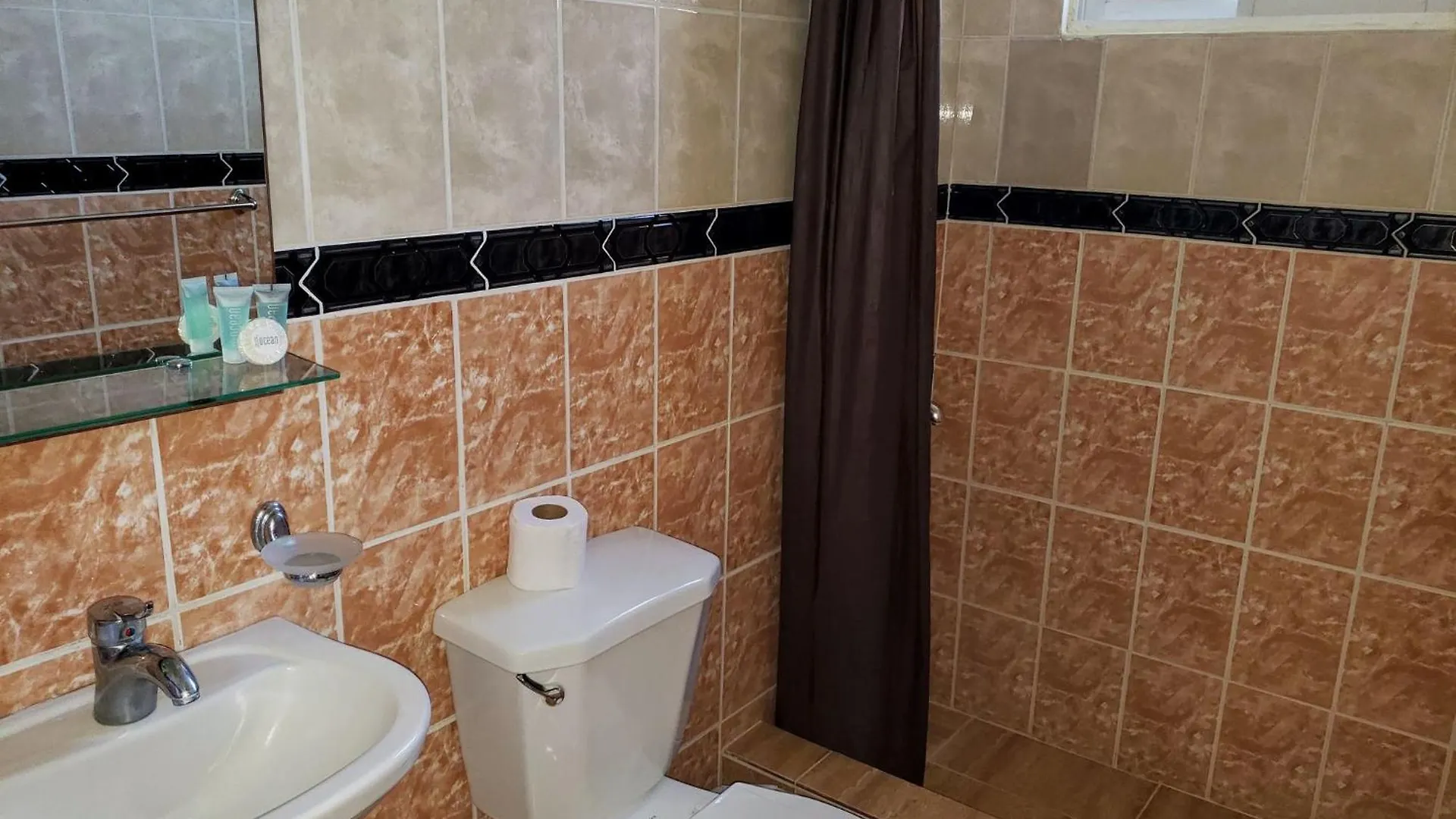 2-Bedroom Beach Apartment With Pool Costambar Las Flores